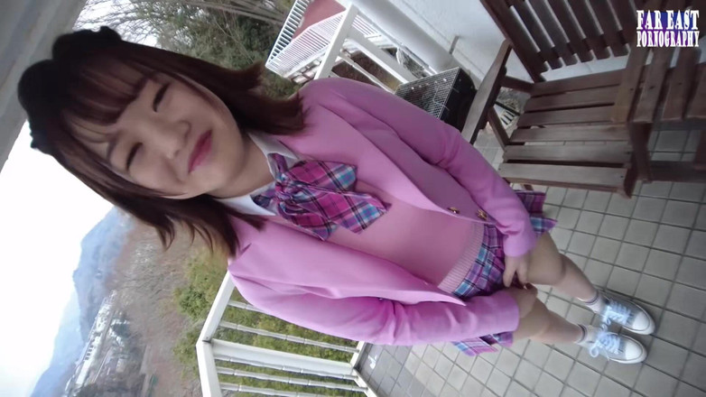 Far East pornography: Condom-gulp vagabondo come una giovane bellezza audace prosciuga ogni goccia...