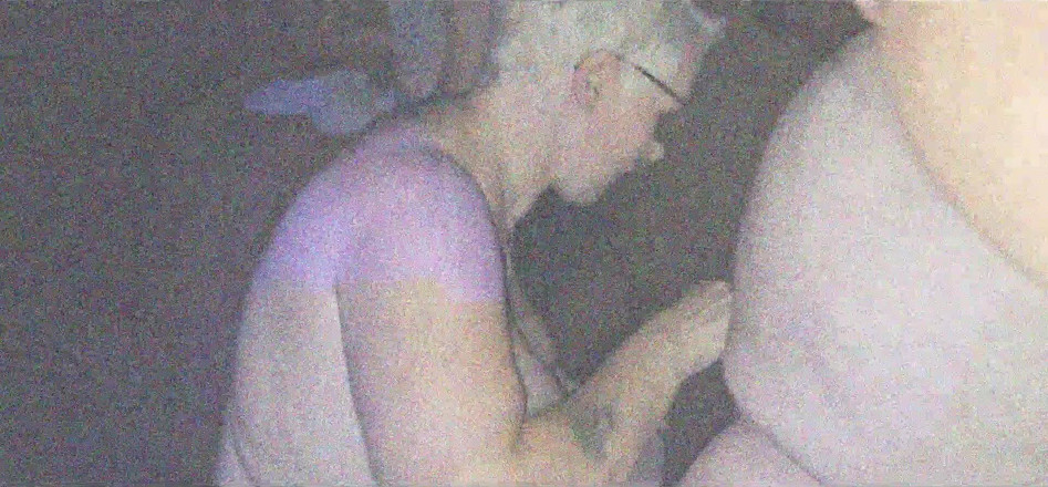 UserBitch1: Ao Gangbang у порнокінотеатрі Osnabrück