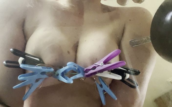 Elena917: Sutek i cycki BDSM z clothespins