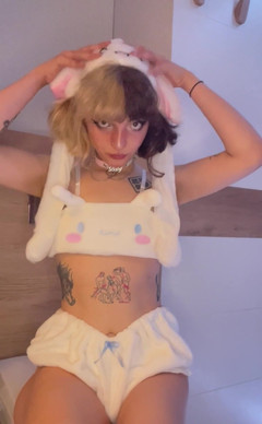 Soft Vulgar: Wie magst du dieses kleine Outfit? Es ist super bequem