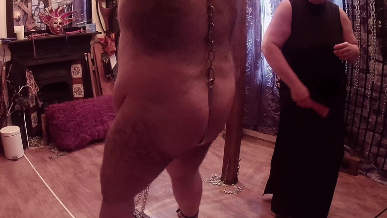 Aaexperiencesltd: Część 2 - Domina Satana robi zmysłową zabawę z puggy Satany.