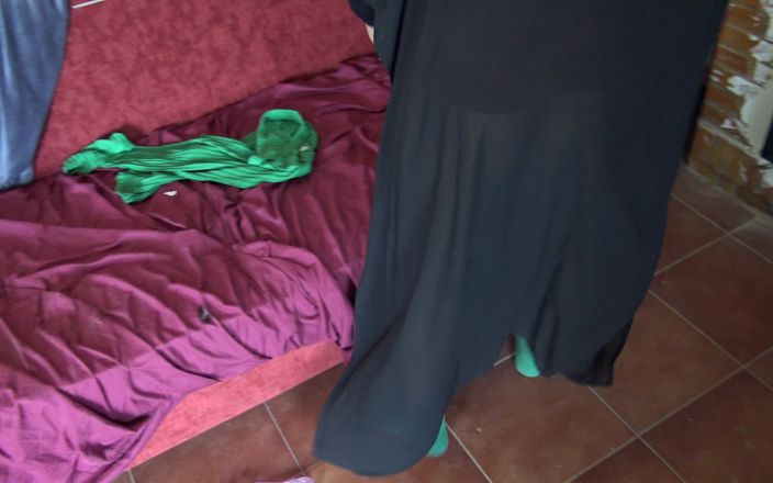 Souzan Halabi: Türkische stiefmutter zeigt 18-jährigem stiefsohn ihre haarige muschi und ihr arschloch