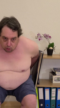 Softcore - pasci allein im büro