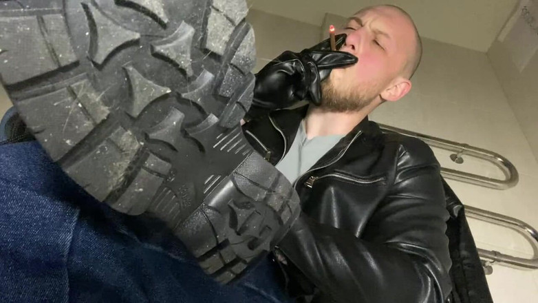 Hunky time: Kožený Šéf Kouří