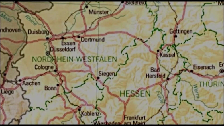 Deutschland porn: Paar ruilt tussen buren