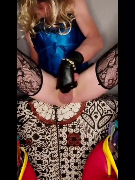 Lizzaali: Scenă cu curvă cu corset albastru 3