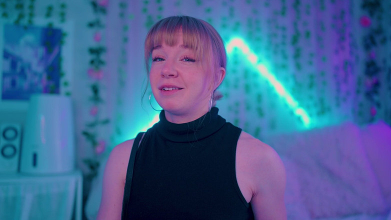 Jolie Lyon: La matrigna esce ad un appuntamento con qualcuno altro di...