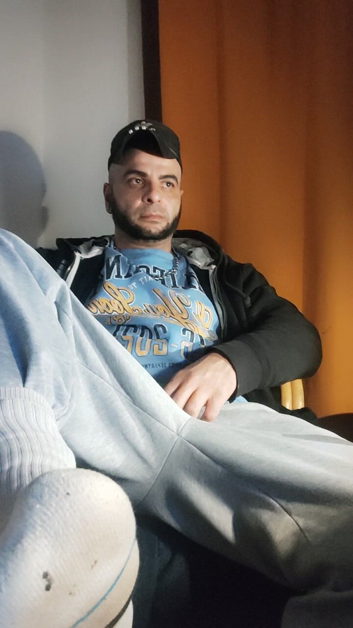 SmokedAlloy2: Dj-bro piss a hry se špinavé ponožky.... Zatloukejte na to!