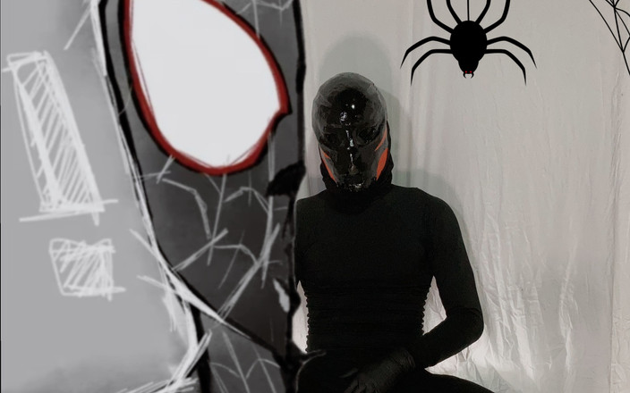 Brilliant Leopard: L'uomo del latte viene incollato