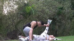 Vane Medina: Laatste Yogales Van Het Jaar: Mijn Leraar Neukt Me Buiten...