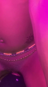 Šťavnatá tlustá africká teen kundička POV Sedí mi na obličeji a jezdí, dokud se neudělá