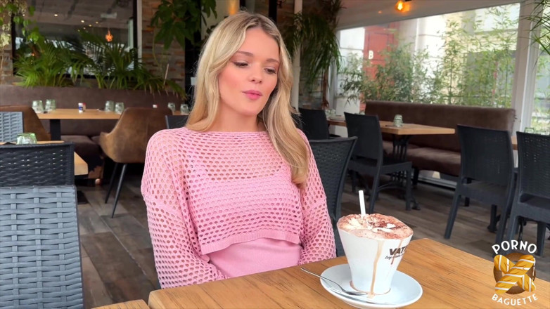 Porno Baguette: Jade, ładna blondynka, zostaje zerżnięta w dupę!