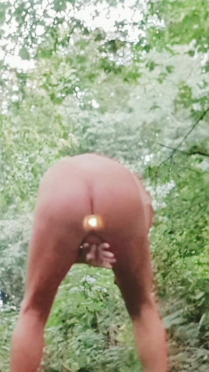 MaleModel: Naked Walking, Then Wank &amp; Cum