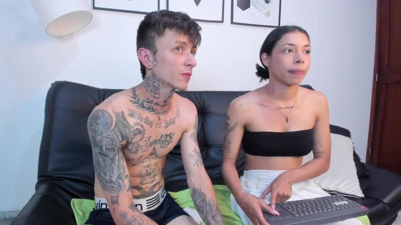 Megan and Max: 我的室友想要和我一起玩弄，以让他的头脑从工作麻烦中解脱。