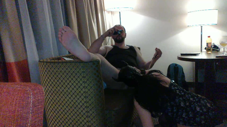 Toilet Mommy: Żona ssie nieznajomego w Motelu