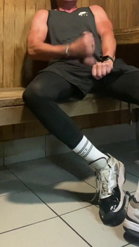 Lagi-lagi dicrot sperma di ruangan sauna dari jockdad87