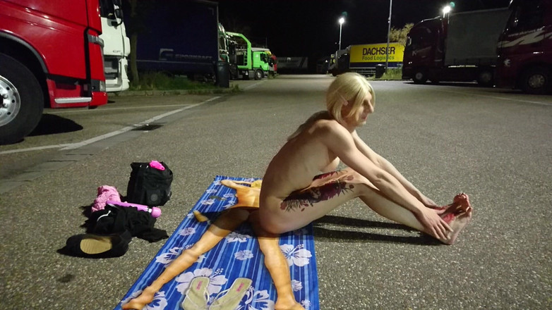 sweetfeet29: Telanjang oleh Truckers