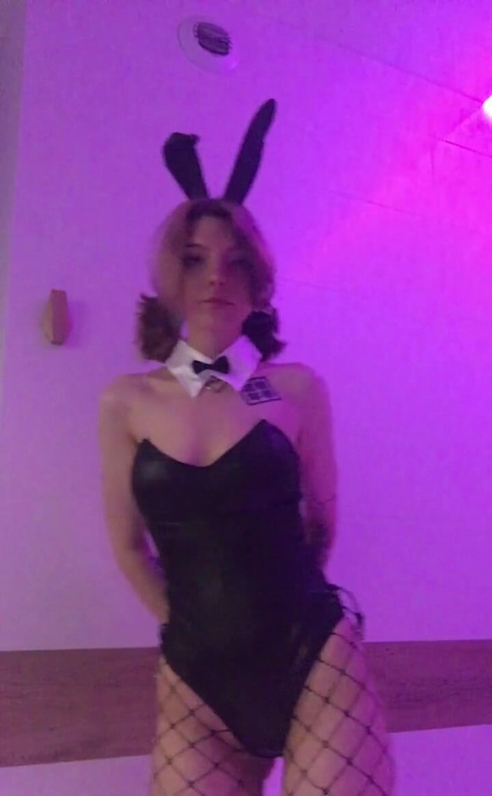 Soft Vulgar: 我终于得到了我的兔子衣服，你想要像我这样的小包子吗？