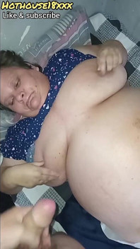 배다른 아들에게 핸잡을 해주는 새엄마