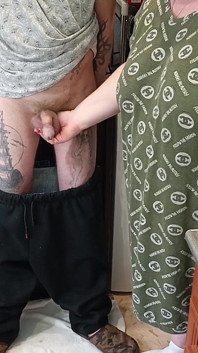 Porra na boca da madrasta depois de se masturbar e boquete profundo
