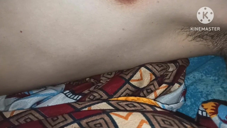 Desi__Panda: Kali pertama menyentuh seluar dalam abang tiri saya pada tengah...