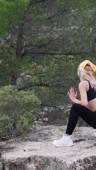 Yogaroutine met een vreemde