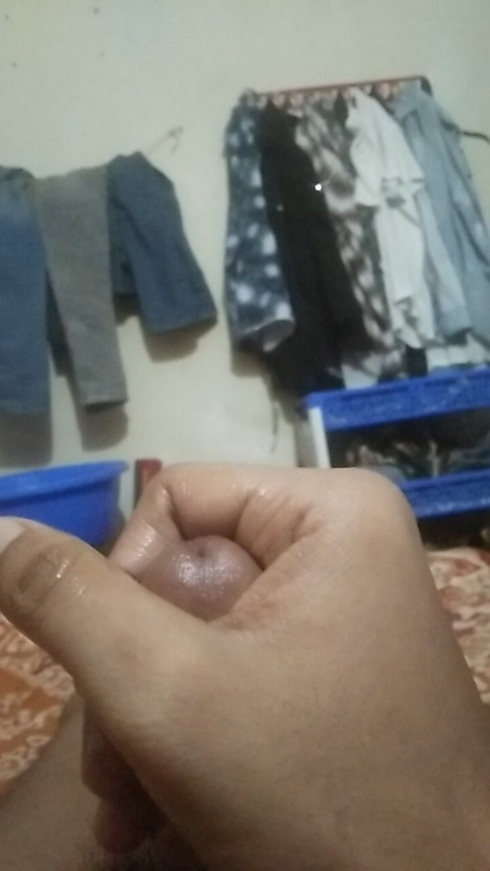 Viral_tiktokar: Tengo una paja en mi habitación.