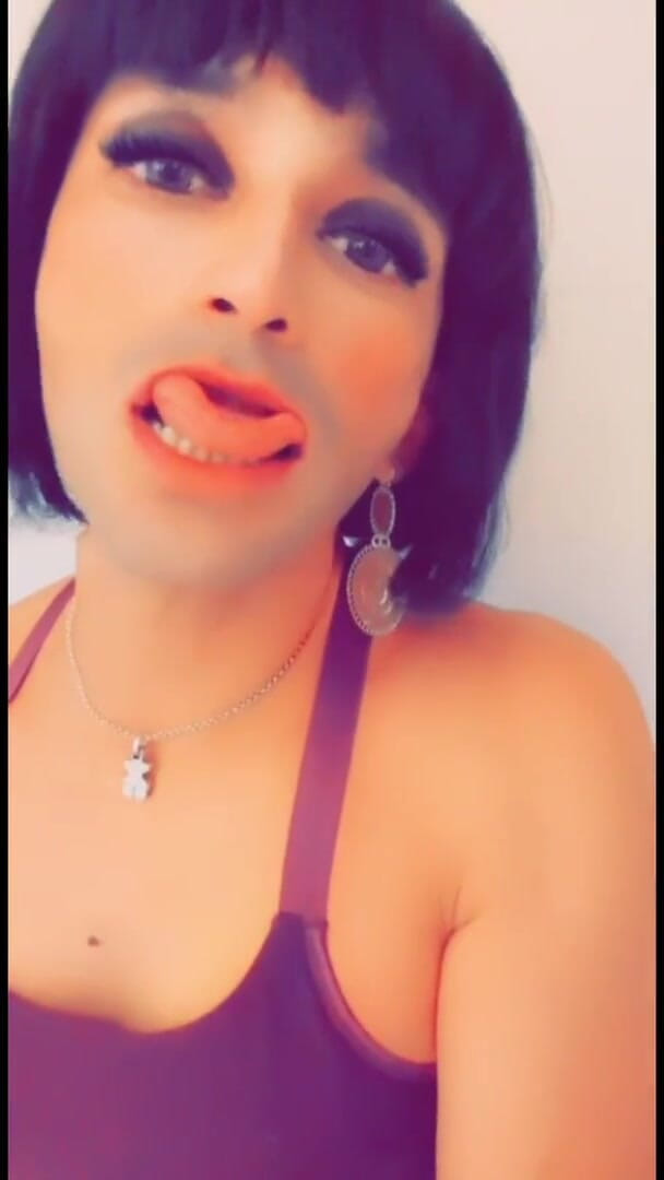Sissy Slut Brianna: Bündel fies in der dusche