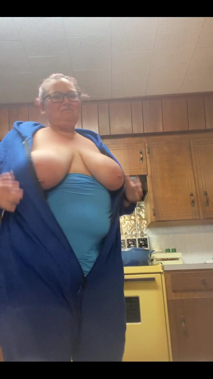 Sara Star: Déjame mostrarte lo que hay en mi Onesie