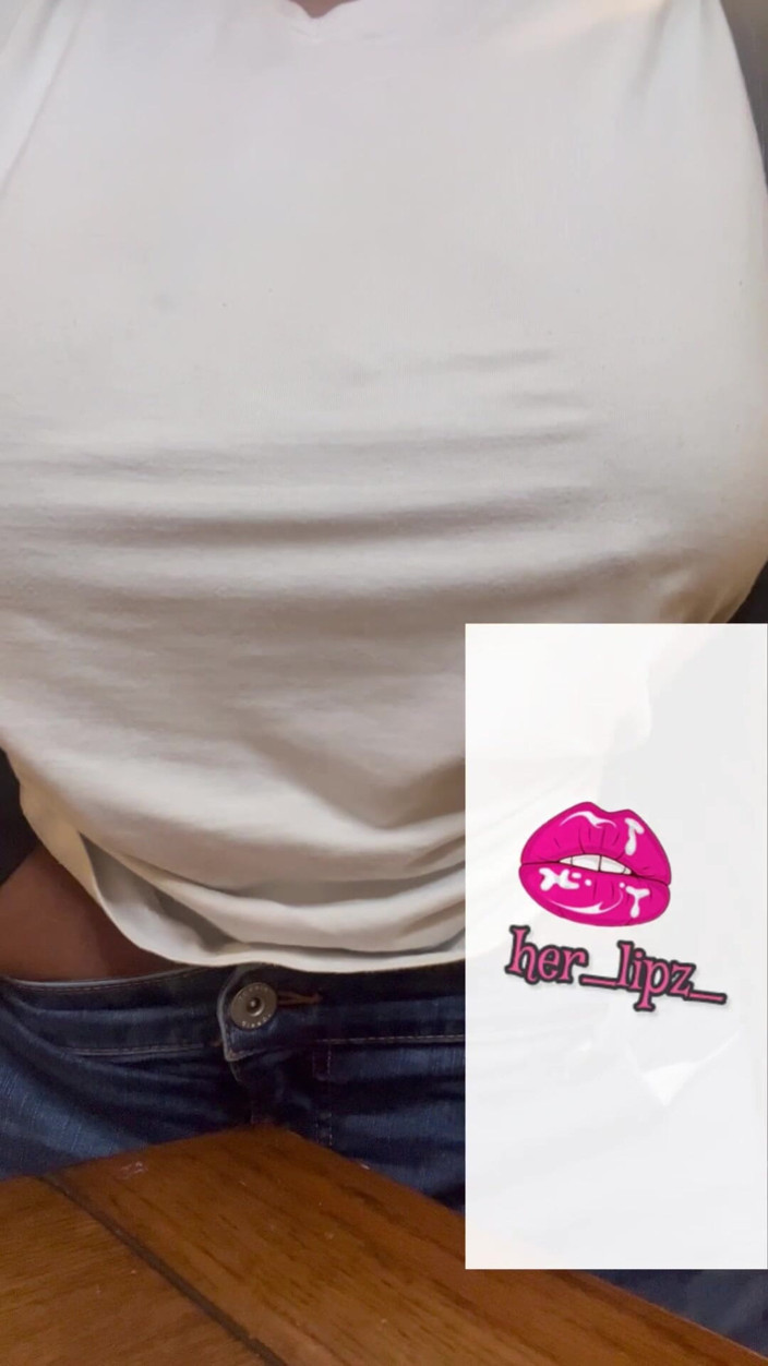 Anye Meshell: Putting Ice in My Pussy for the First Time!