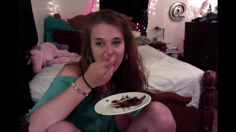 Alli Anderson: Manger du gâteau au chocolat