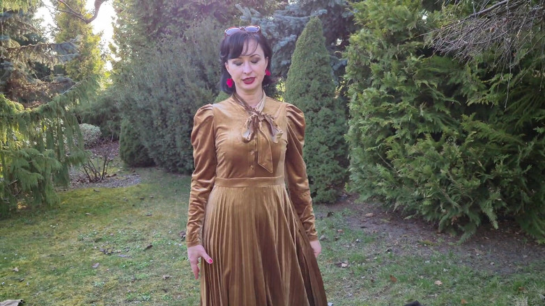 Wanilianna: Provocante in giardino