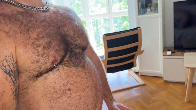 ScruffyStocky: Un ours se fait bouculer le cul sans capote sur...