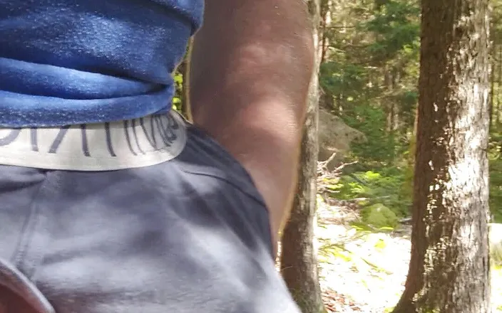 CumShorts: Outdoor cum