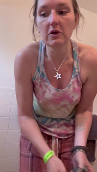 Pissing My Pants in My Friend’s Bathroom Whilst on My Sexcation in Usa Fucking Ssbhms
