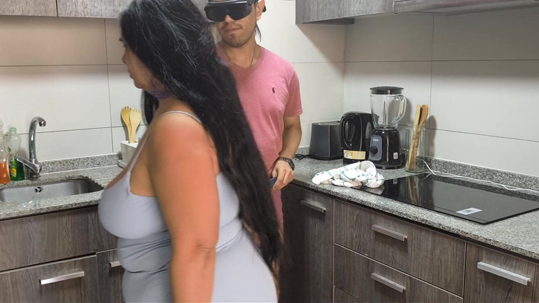 Riderqueen: SPLENDIDE DONNE MILF matrigna scopata in cucina