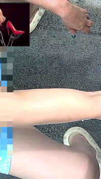 Cewek ini lagi asik muasin memeknya pakai dildo ukuran xxxl dan dua tangan