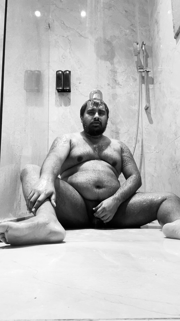 ObsidianFurry: Junger bär masturbiert beim duschen