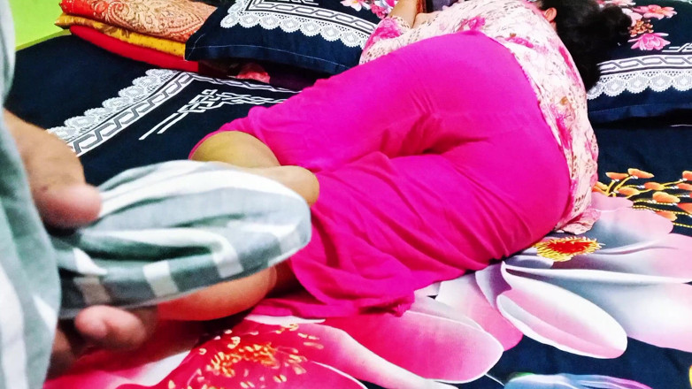taslima81: बांग्लादेशी हॉट भाभी गंदी बात में चुदाई बांग्ला सेक्स बौदी बड़ी गांड वाली गांव की लड़की