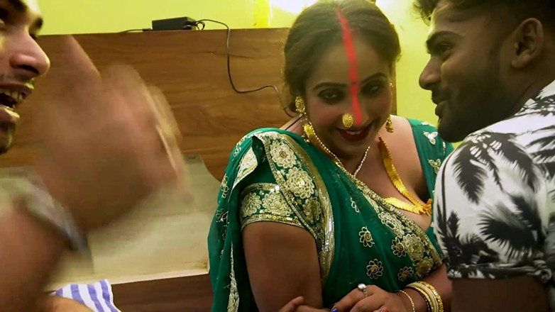 Queen star Desi: Bhabiji Ke Sath Dono Devor Mil Kor Mast Chudai Kia,...