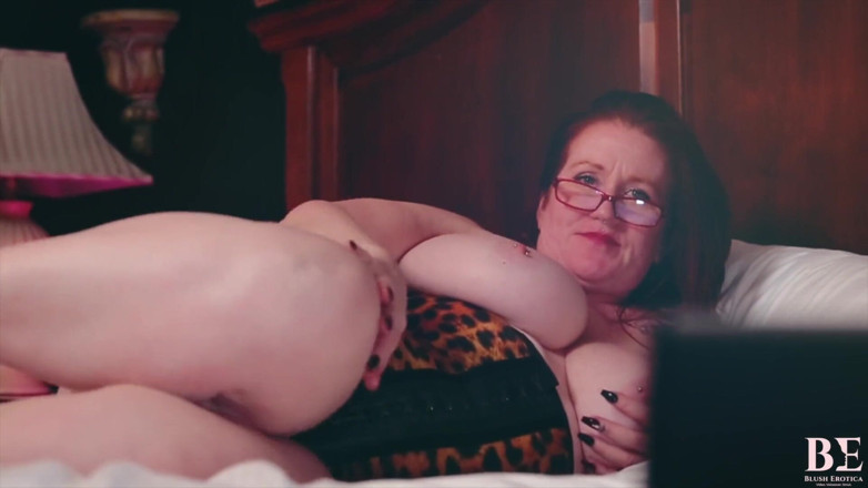 Blush erotica: Sexy GILF masturbation Avalon Drake blush erotica