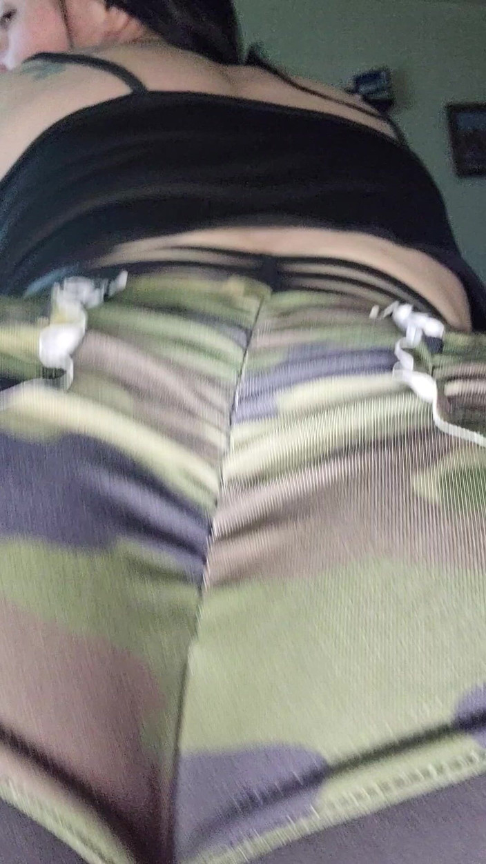 Raven Willow: Uctívání zadku JOI