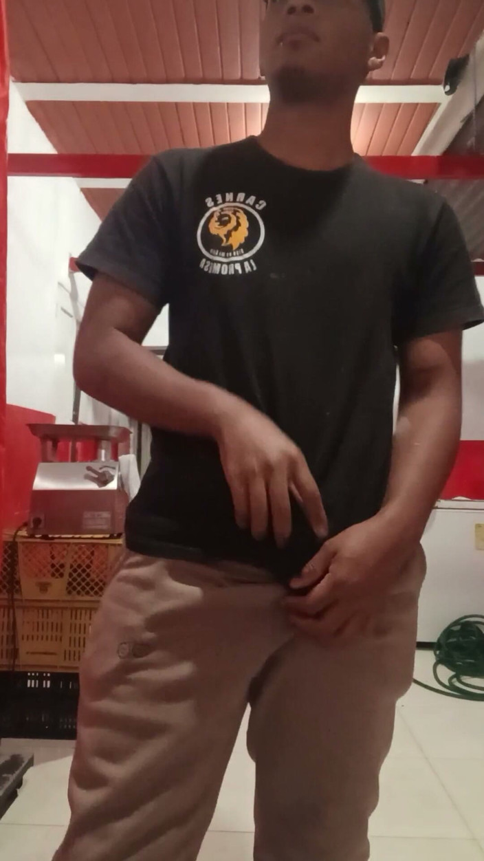 SANTIXXX19CM: Perverted Butcher with a Big Dick Jerks off at Work