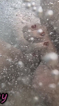Sora vitregă din piscină publică cu labă riscantă cu o mulțime care urmărește ejacularea 4K