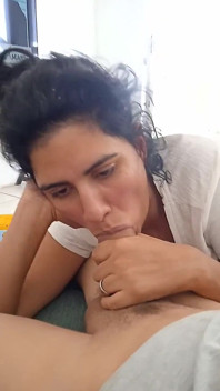Ella chupó mi pene hasta que estaba completamente satisfecha
