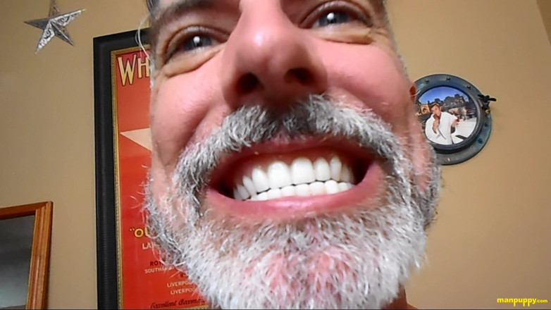 Man Puppy: Nüsse in seinem mund - papi-riese 11