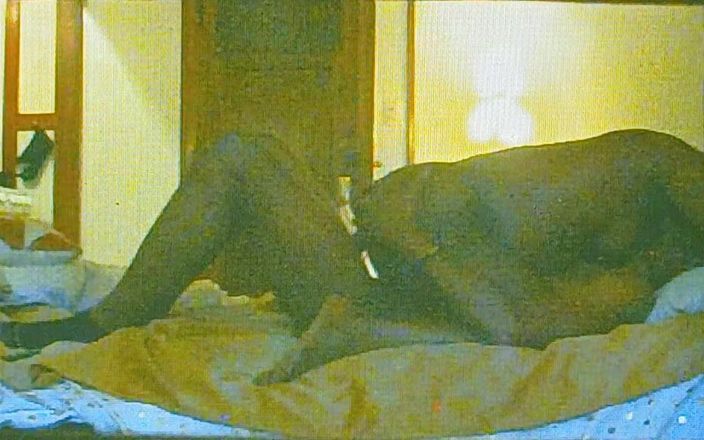TS freaky MILF: किन्नर और बड़े काले की भूमिका गंदी बात करने वाली कामुकता से खेलती हैं