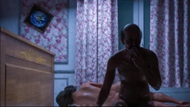 Будучи дружиною 13 - Гос має трахнути Крістін.