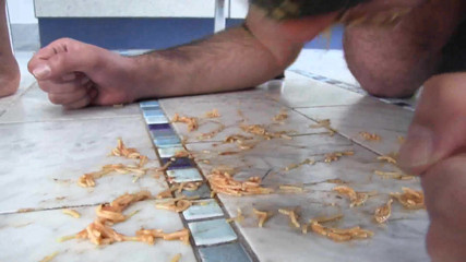 Foot Girls: Ebano ha ordinato spaghetti