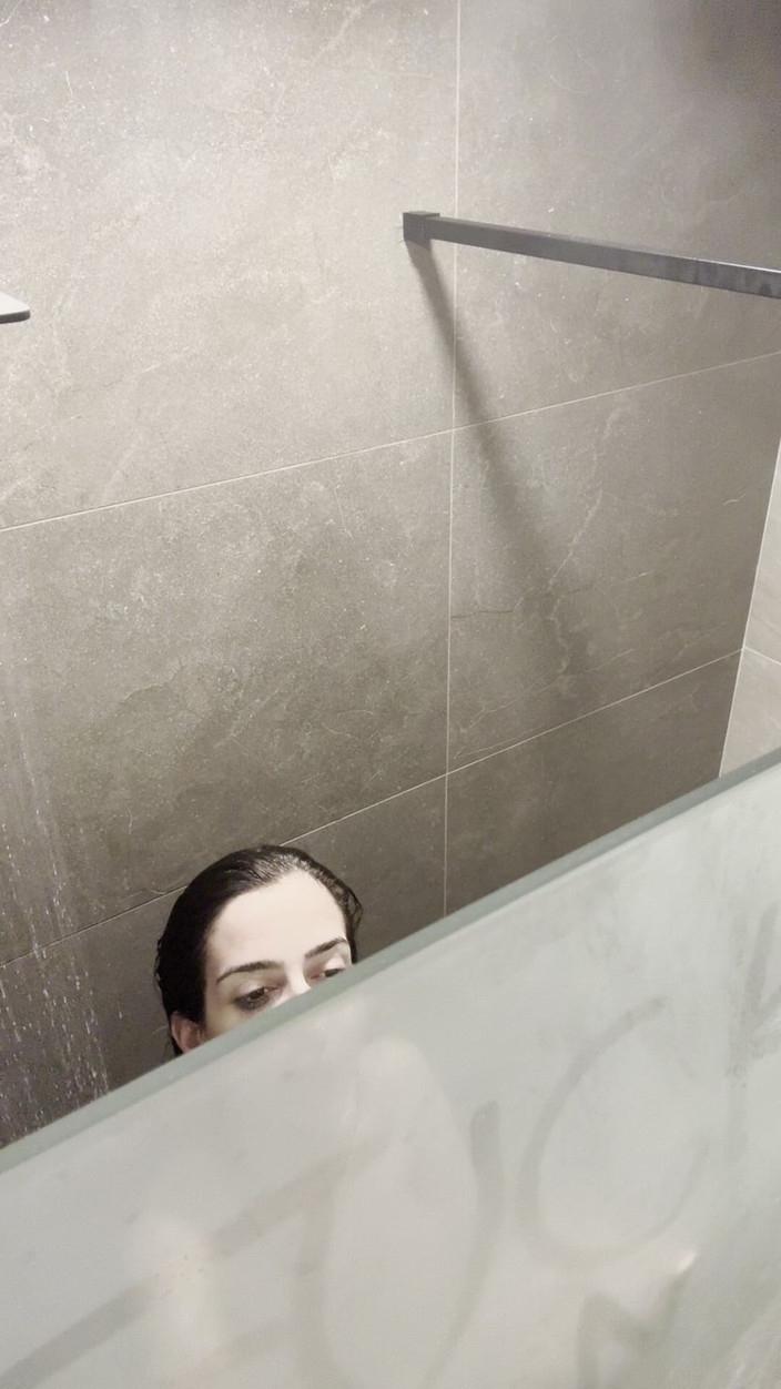 silicone_brunette: Camera in mijn badkamer
